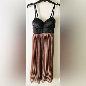 Xtaren Black Bustier Pleated Midi Dress